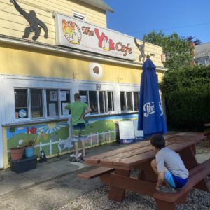 Breakfast before heading to the beach